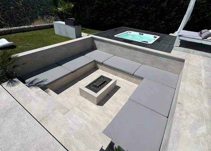 Villa Exclusiva Con Piscina Infinity Y Jacuzzi!