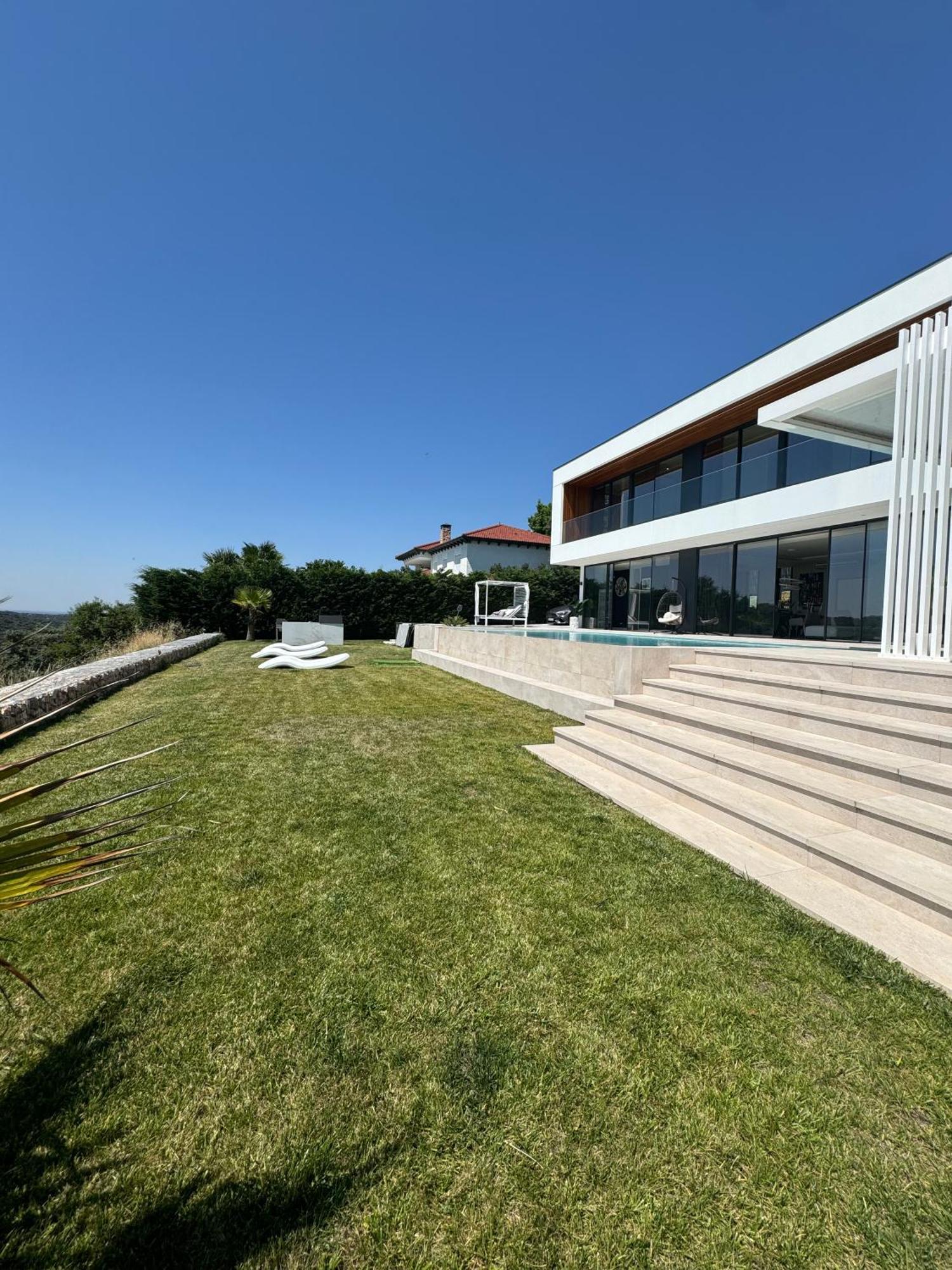 Holiday home Exclusiva Con Piscina Infinity Y Jacuzzi! Valdemorillo